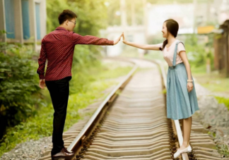 戀愛(ài)讓人智商下降是真的嗎 戀愛(ài)中情商有多重要