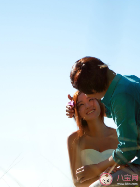 情侶間一定要每天聊天嗎 增進(jìn)情侶感情的10個聊天話題 情侶間一定要每天聊天嗎 增進(jìn)情侶感情的10個聊天話題