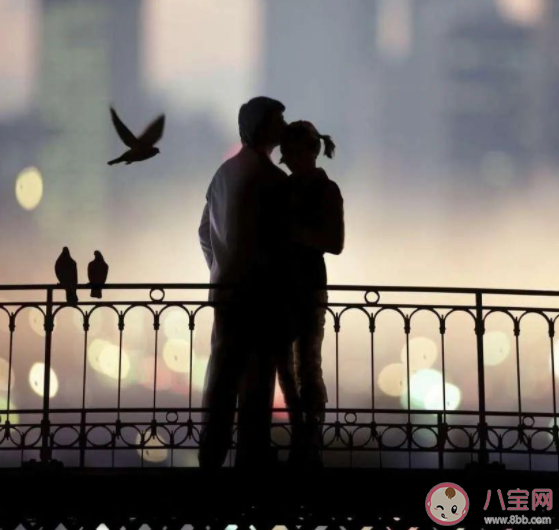 情侶間一定要每天聊天嗎 增進(jìn)情侶感情的10個聊天話題 情侶間一定要每天聊天嗎 增進(jìn)情侶感情的10個聊天話題