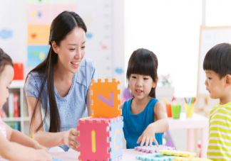 多孩家庭如何照顧孩子的情緒 如何建立合作家庭關(guān)系