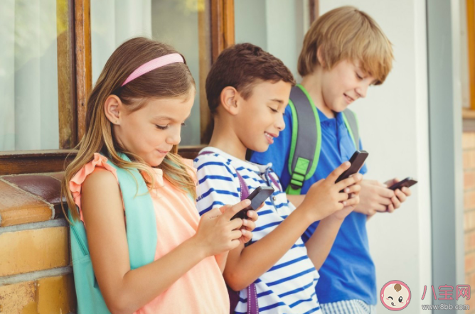 孩子玩游戲亂充錢能不能退回 如何看待未成年人游戲充值問題