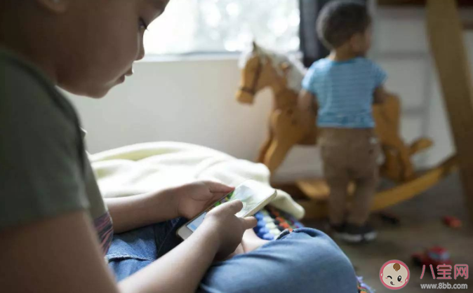 孩子玩游戲亂充錢能不能退回 如何看待未成年人游戲充值問題