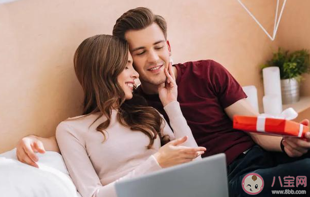 友情之上戀人未滿什么體驗 如何看待友情之上的感情