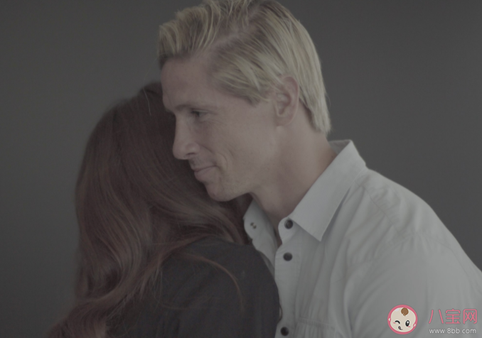 擁抱有助女性緩解壓力嗎 擁抱的好處有什么 擁抱有助女性緩解壓力嗎 擁抱的好處有什么