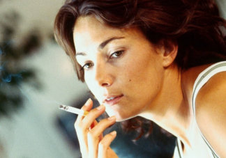 吸煙會(huì)變丑變禿嗎 吸煙對(duì)皮膚有什么損害