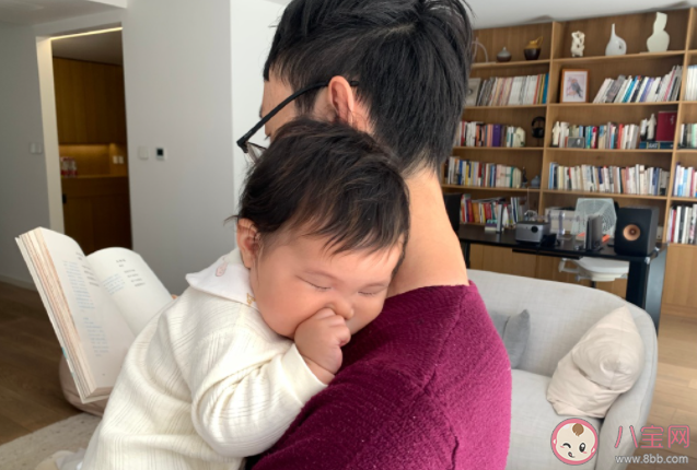 三個月的寶寶應該多久喂一次奶 寶寶吐奶要怎么辦