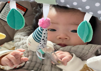 三個月的寶寶應該多久喂一次奶 寶寶吐奶要怎么辦