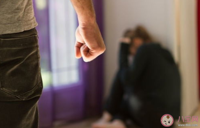 面對施暴我們該怎么辦 旁觀者要見義勇為嗎 面對施暴我們該怎么辦 旁觀者要見義勇為嗎