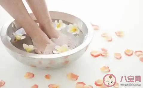 用鹽洗腳可緩解腳臭嗎 腳臭該怎么樣緩解