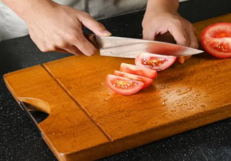 砧板生熟不分致5歲幼兒患肝吸蟲病 你家的砧板是生熟分開用的嗎