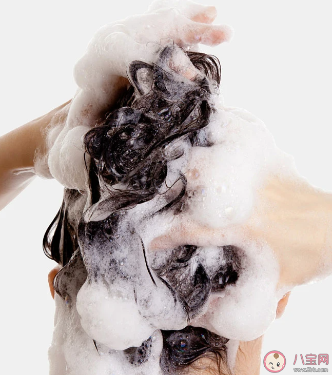 每天洗頭會加重脫發嗎 脫發用鹽水洗頭真的管用嗎