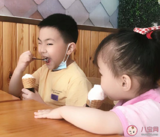 孩子饞冰淇淋有錯嗎 要不要給孩子吃冰淇淋 孩子饞冰淇淋有錯嗎 要不要給孩子吃冰淇淋