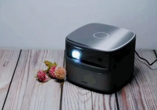 智能投影儀真的是門好生意嗎 為什么智能投影儀受年輕人追捧