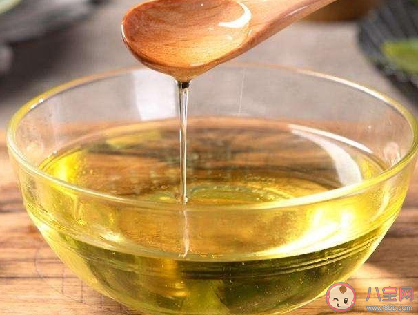 植物油可以和豬油混在一起用嗎 植物油和豬油哪個更好