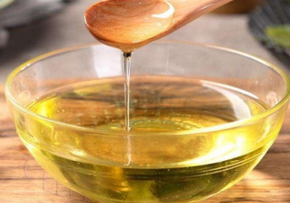 植物油可以和豬油混在一起用嗎 植物油和豬油哪個更好