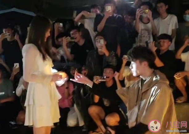 畢業那天你表白了嗎 要不要在畢業的時候表白 畢業那天你表白了嗎 要不要在畢業的時候表白