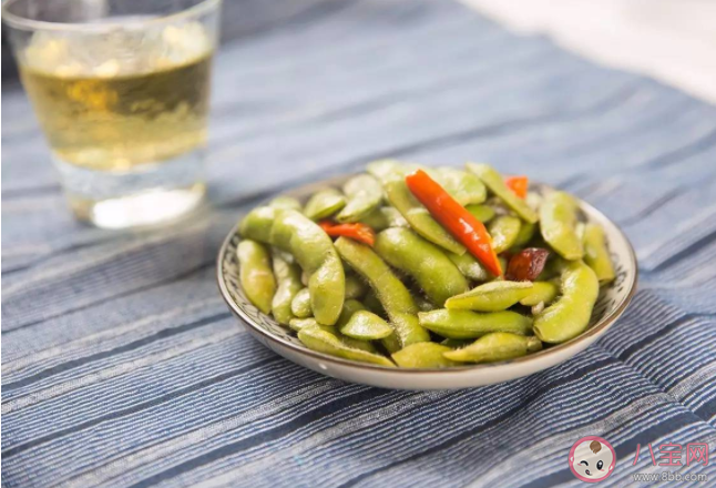 老人長期毛豆配酒致骨頭變形 豆制品是高嘌呤食物嗎