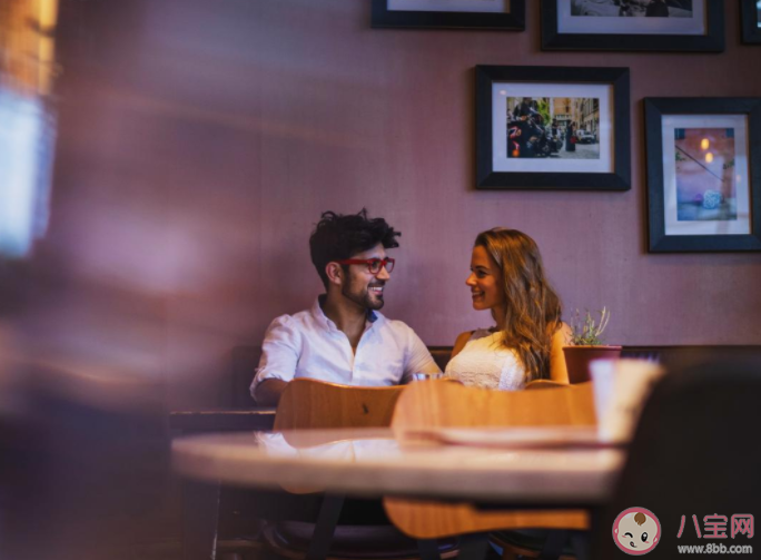 新朋友之間要保持社交距離嗎 良好交際需要保持適當的距離