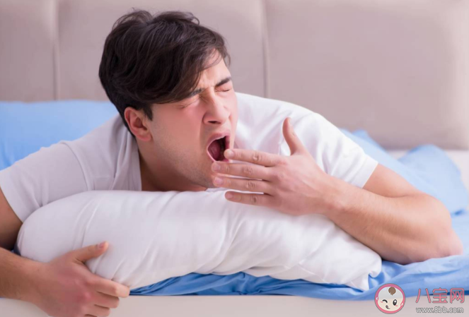 晚上睡不著和熬夜有什么區別 睡不著和熬夜哪個更傷身體