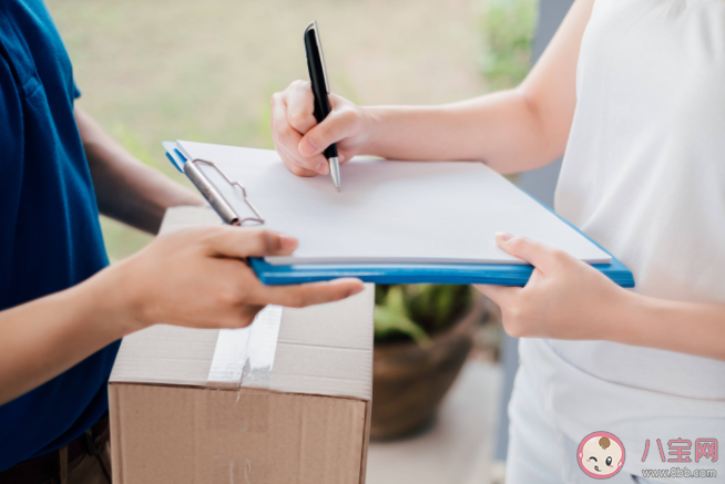 快遞不送上門為何成潛規則 送貨上門合理嗎 快遞不送上門為何成潛規則 送貨上門合理嗎