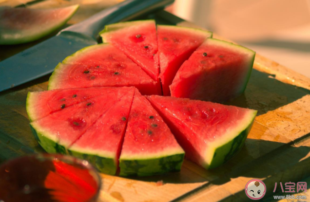 腫瘤患者可以吃西瓜嗎 哪些人最好少吃西瓜 腫瘤患者可以吃西瓜嗎 哪些人最好少吃西瓜
