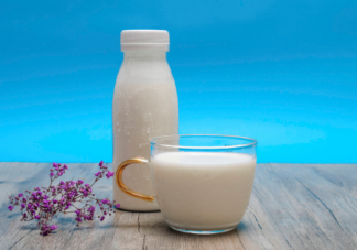 選購(gòu)純牛奶要注意什么 純牛奶最重要的是什么