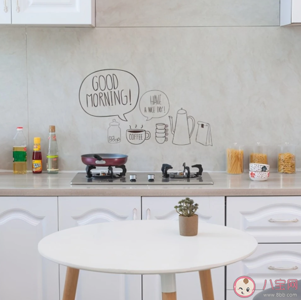 白墻臟了怎么辦 家里白墻臟了用自噴漆可以噴嗎 白墻臟了怎么辦 家里白墻臟了用自噴漆可以噴嗎