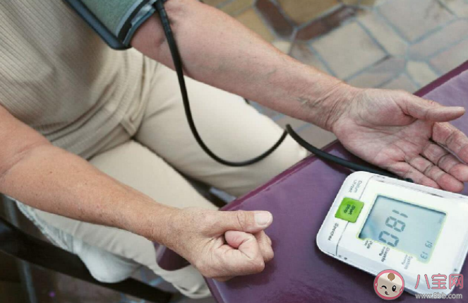 夏季血壓忽高忽低是怎么回事 夏季血壓波動(dòng)的危害 夏季血壓忽高忽低是怎么回事 夏季血壓波動(dòng)的危害