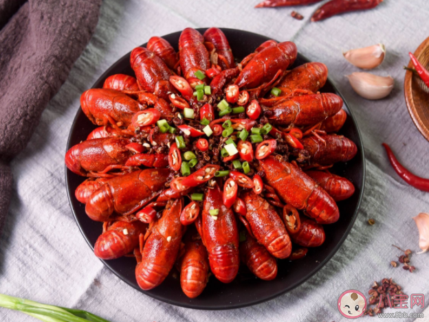 吃小龍蝦為什么手套漏油 不能防油還有必要戴手套嗎 吃小龍蝦為什么手套漏油 不能防油還有必要戴手套嗎