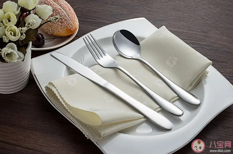 餐具砧板發霉要怎么辦 餐具日常消毒方法有哪些 餐具砧板發霉要怎么辦 餐具日常消毒方法有哪些