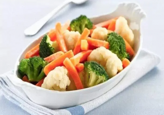 減肥該不該只吃水煮菜 減肥時(shí)該怎么吃