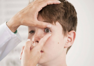 暑假期間可以不戴角膜塑形鏡嗎 戴了OK鏡近視就不會增長了嗎