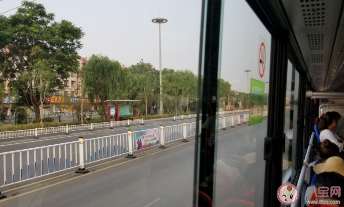 公交車玻璃邊緣的黑點有什么作用 螞蟻莊園7月10日答案解析 公交車玻璃邊緣的黑點有什么作用 螞蟻莊園7月10日答案解析