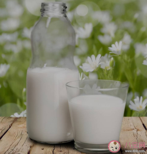 給孩子喝的牛奶有哪幾個指標千萬不能買 要不要定期更換牛奶品牌 給孩子喝的牛奶有哪幾個指標千萬不能買 要不要定期更換牛奶品牌