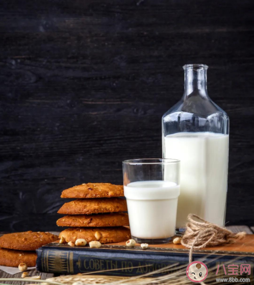 給孩子喝的牛奶有哪幾個指標千萬不能買 要不要定期更換牛奶品牌 給孩子喝的牛奶有哪幾個指標千萬不能買 要不要定期更換牛奶品牌