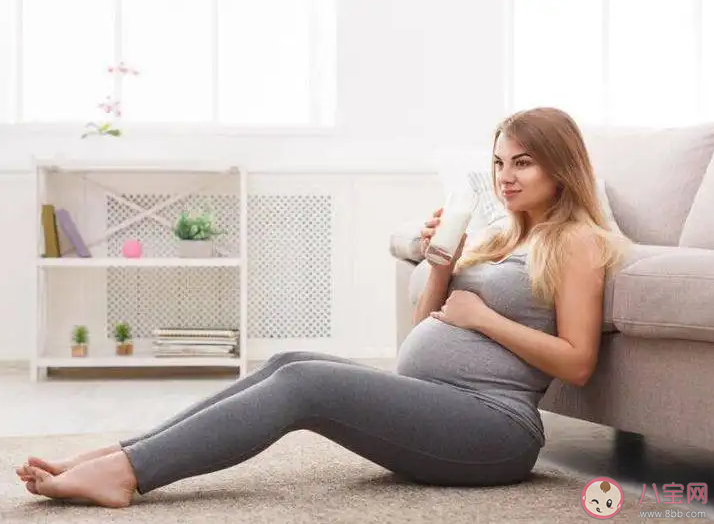 孕晚期會出現(xiàn)水腫是什么原因 如何防止孕晚期水腫