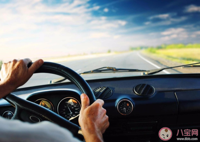 夏季車內溫度太高了怎么辦 夏季陽光大車內可以戴墨鏡嗎