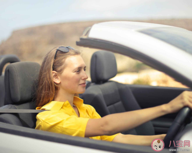 夏季車內溫度太高了怎么辦 夏季陽光大車內可以戴墨鏡嗎