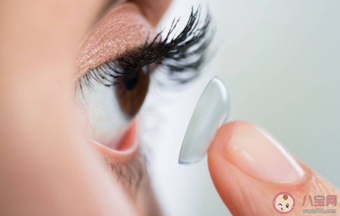 戴隱形眼鏡眼干眼澀怎么辦 可以戴隱形眼鏡睡覺嗎