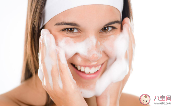 為什么說長期被輻射會變丑 洗臉可以防電腦輻射嗎