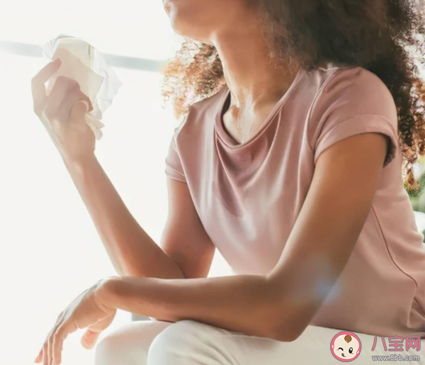 夏季易出汗有可能是哪些疾病 夏天出汗能排毒養顏嗎 夏季易出汗有可能是哪些疾病 夏天出汗能排毒養顏嗎