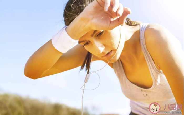 夏季易出汗有可能是哪些疾病 夏天出汗能排毒養顏嗎 夏季易出汗有可能是哪些疾病 夏天出汗能排毒養顏嗎