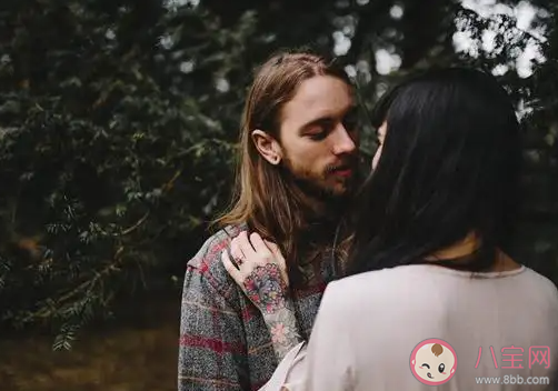 新歡可以代替舊愛嗎 怎樣看待新歡舊愛的問題 新歡可以代替舊愛嗎 怎樣看待新歡舊愛的問題