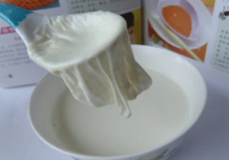 喝奶之前為什么要扔掉奶皮 奶皮可不可以給孩子吃