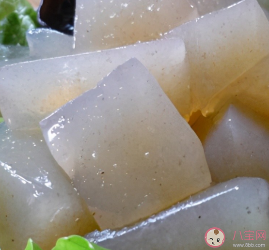 為什么魔芋絲是白色的魔芋塊是黑色的 魔芋為什么不能直接吃