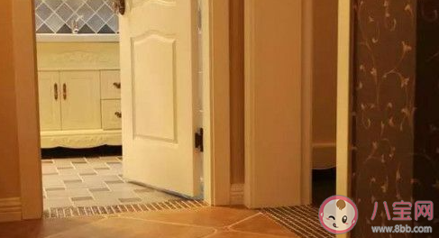 為何大多數(shù)廁所的門都向內(nèi)開 廁所門向內(nèi)開有什么說法 為何大多數(shù)廁所的門都向內(nèi)開 廁所門向內(nèi)開有什么說法