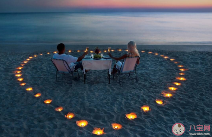 愛一個(gè)人就要不求回報(bào)地為她付出嗎 什么樣的愛情才是好的愛情 愛一個(gè)人就要不求回報(bào)地為她付出嗎 什么樣的愛情才是好的愛情