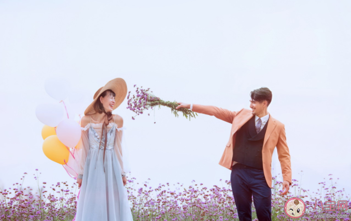 愛一個(gè)人就要不求回報(bào)地為她付出嗎 什么樣的愛情才是好的愛情 愛一個(gè)人就要不求回報(bào)地為她付出嗎 什么樣的愛情才是好的愛情