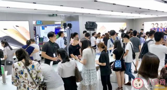 人們?yōu)槭裁床辉笓Q手機(jī)了 如何看待手機(jī)更換頻率下降