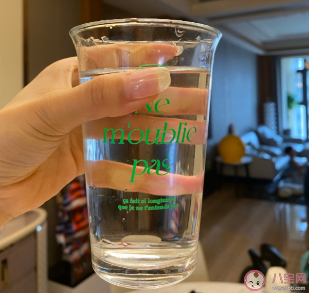 晨起一杯水應該怎么喝 蜂蜜水真的能潤腸通便嗎 晨起一杯水應該怎么喝 蜂蜜水真的能潤腸通便嗎